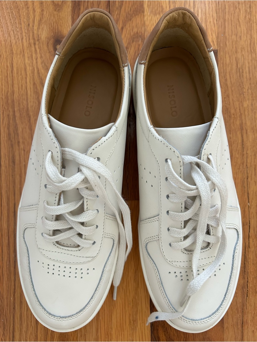 Nisolo Bria Go-To Court White Leather Sneakers Size 9 – NWOT